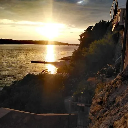 Rabski Dvor Apartament Rab Town