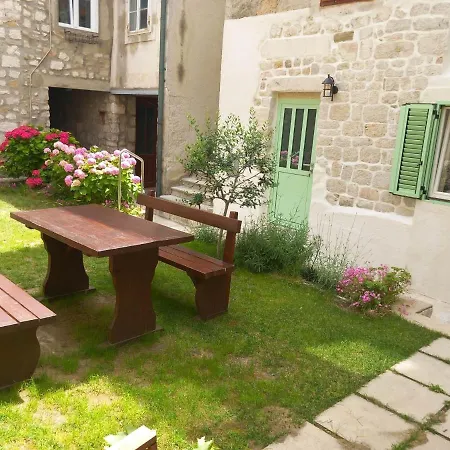 Rabski Dvor Apartment Rab Town